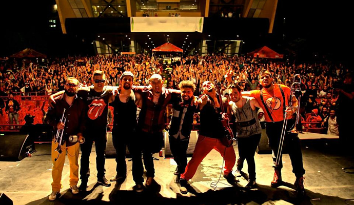 La Toma presenta su nuevo videoclip La Toma presenta su nuevo videoclip