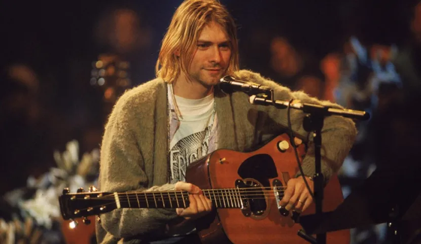 Guitarra Martin D-18E usada por Kurt Cobain en el Unplugged in New York