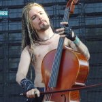 En 1978 nació Perttu Kivilaakso, violinchelista de Apocalyptica.