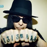 Nació Mick Mars guitarrista de Motley Crue. Nació Mick Mars guitarrista de Motley Crue.