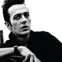 En 1952 nació Joe Strummer de The Clash En 1952 nació Joe Strummer de The Clash