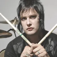 En 2009 murió The Rev de Avenged Sevenfold En 2009 murió The Rev de Avenged Sevenfold