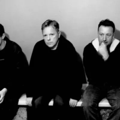 New Order presenta "The Lost Sirens"