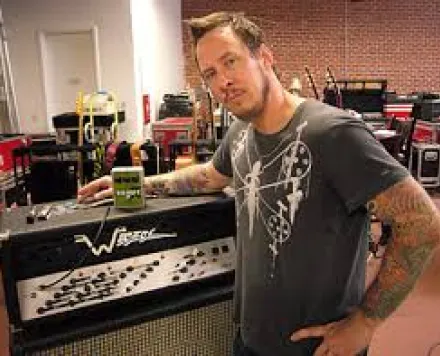 El 11 de julio de 1965 nació Scott Shrinner de Weezer