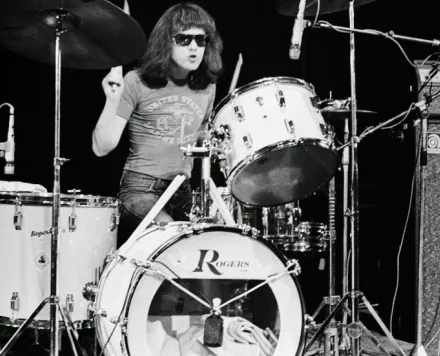 El 11 de julio de 2014 murió Tommy Ramone de Ramones