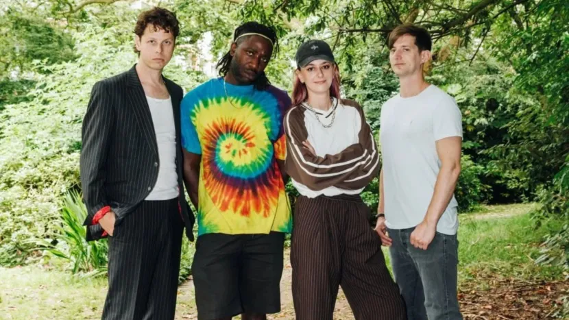 Bloc Party regresa a Colombia para celebrar los 20 años de “Silent Alarm”