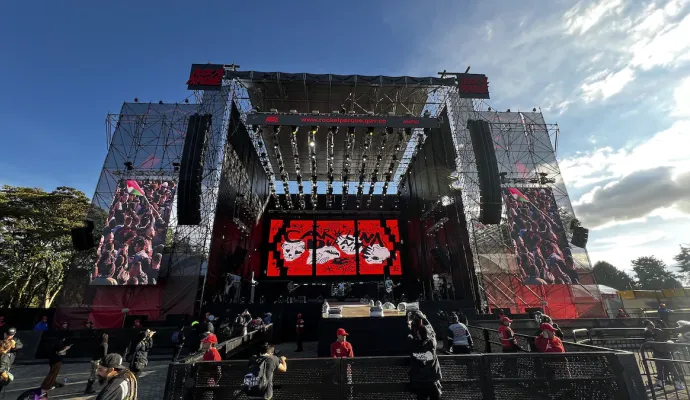 Escenario Plaza durante el show de Carolina Durante en Rock al Parque 2023